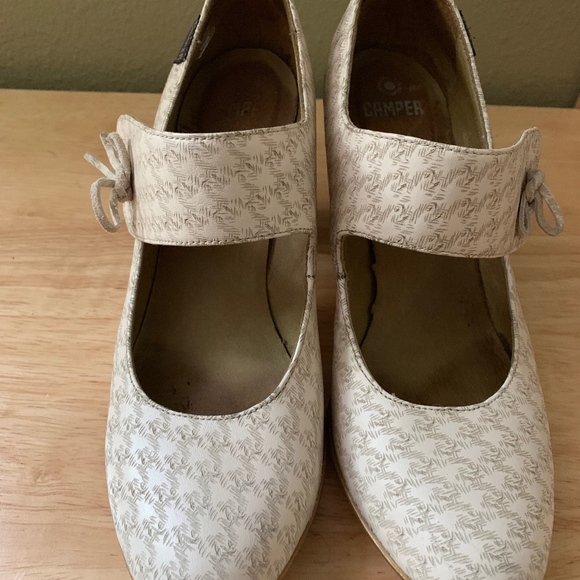 Camper print shoes with golden heels - Picture 3 of 3